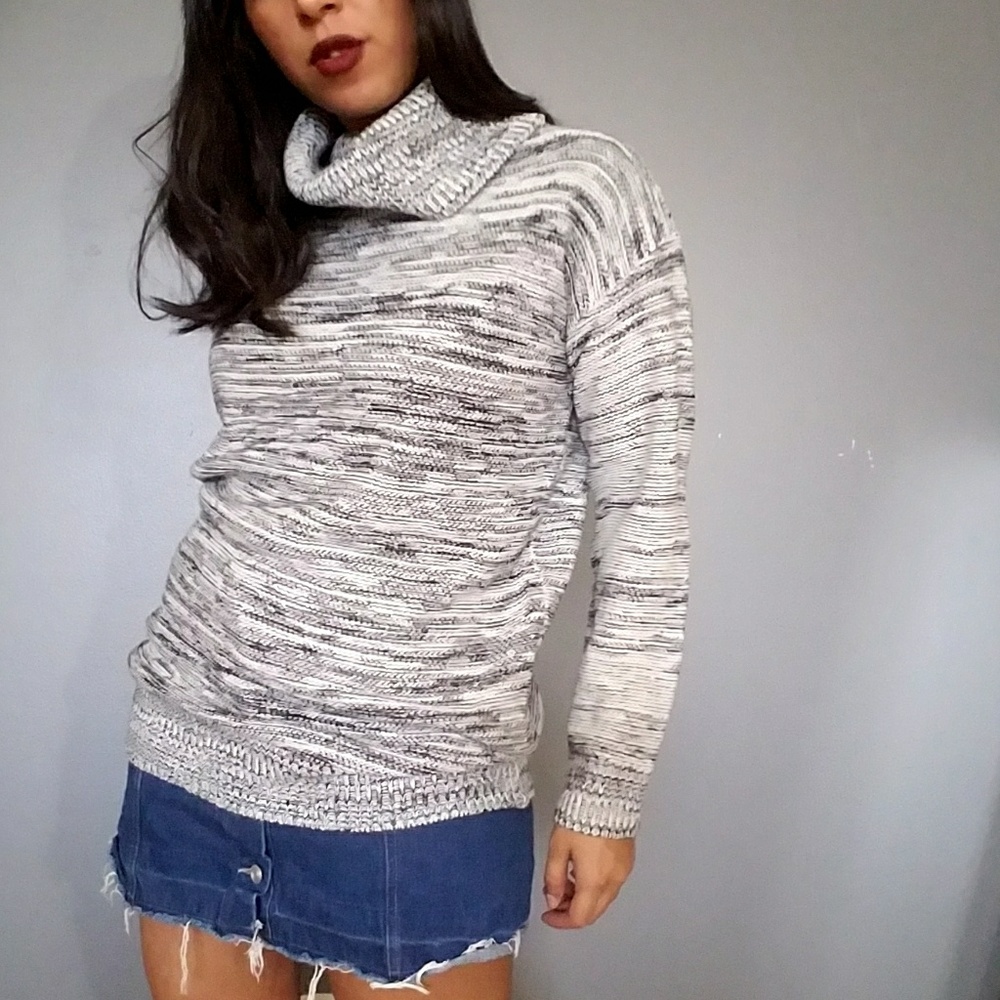💦2FOR$20💦IVORY GREY TURTLENECK SWEATER - Picture 6 of 7